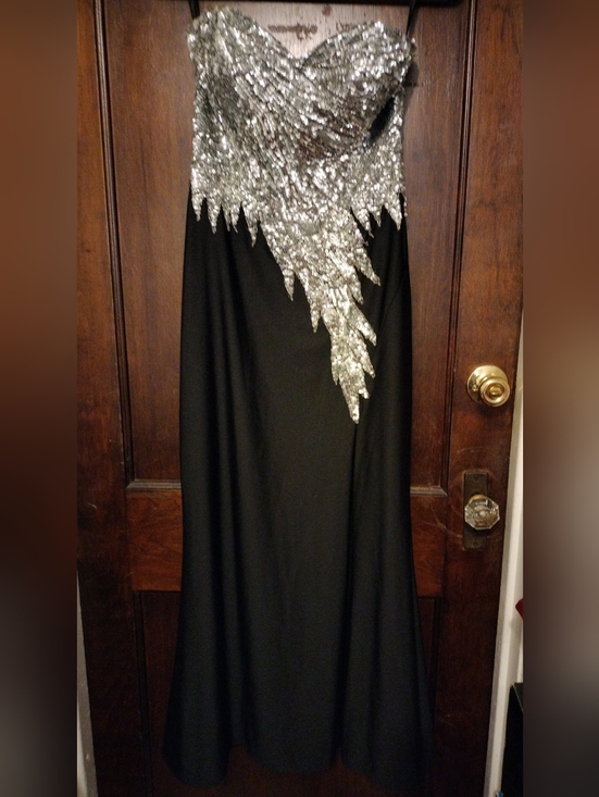 Studio 17 Dresses & Skirts - Studio 17 Silver Sequined Evening Gown - Size 6